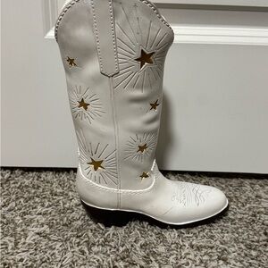 White Cowboy Boots with Gold Star Decoration / vase
